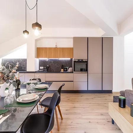 Appartamento Lux-via Canalino- Pass Ztl Parking Wifi